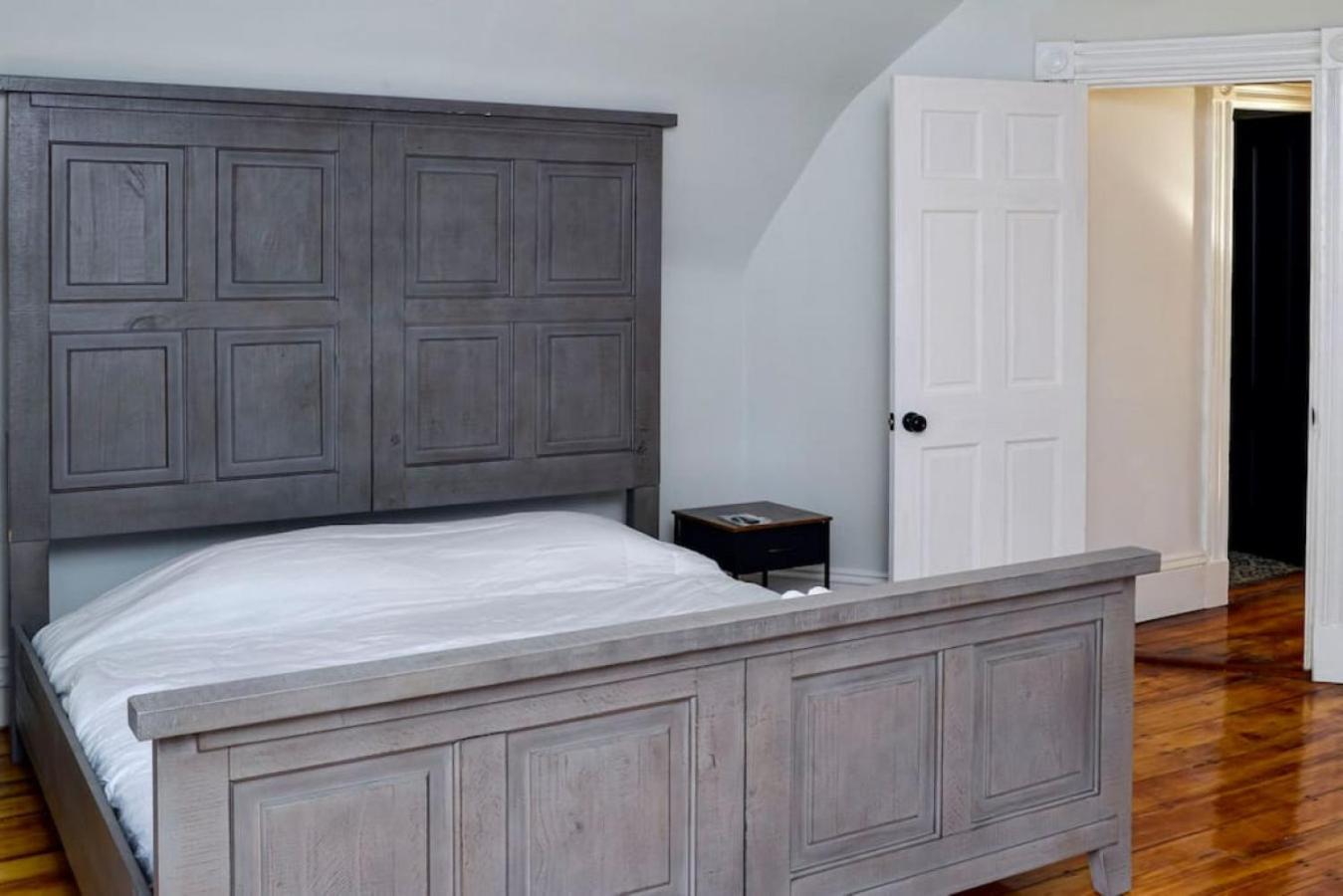 Boston Historical Urban Oasis Holiday home London